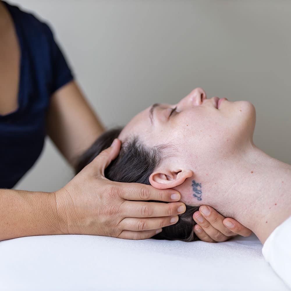 Shiatsu 2 Shiatsu Massage Kopf mit Katharina Pinos von pinos.fit